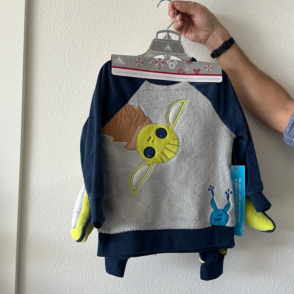 Size 3T Star Wars PJ set with pillow
